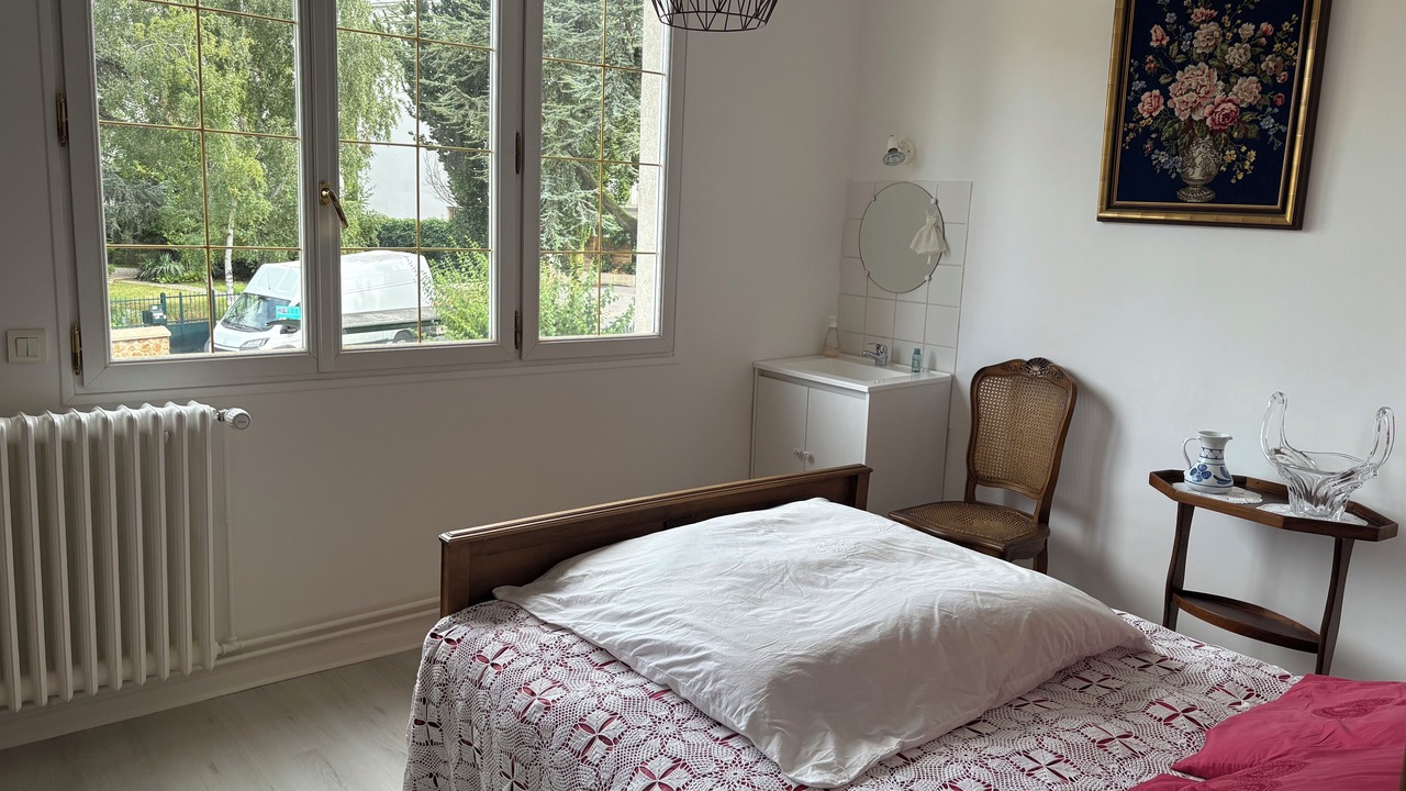 Photo of Bedroom in Clamart