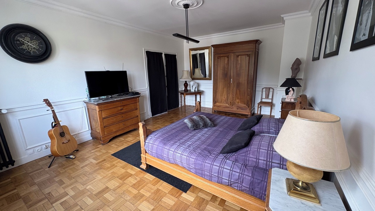 Photo of Bedroom in Clamart