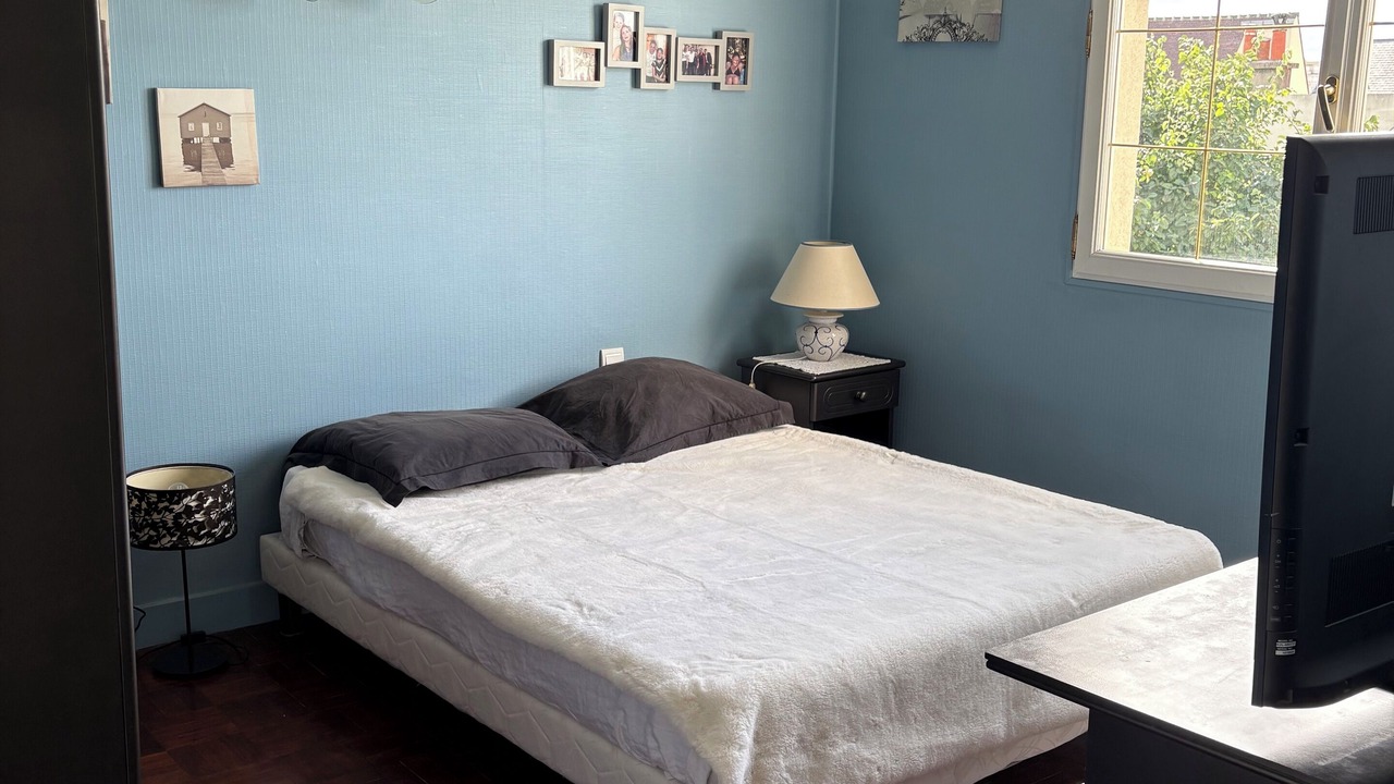 Photo of Bedroom in Clamart