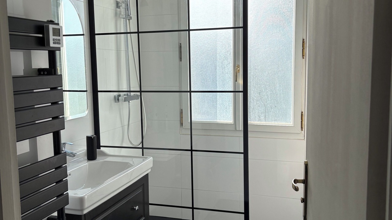 Photo of Bathroom in Clamart