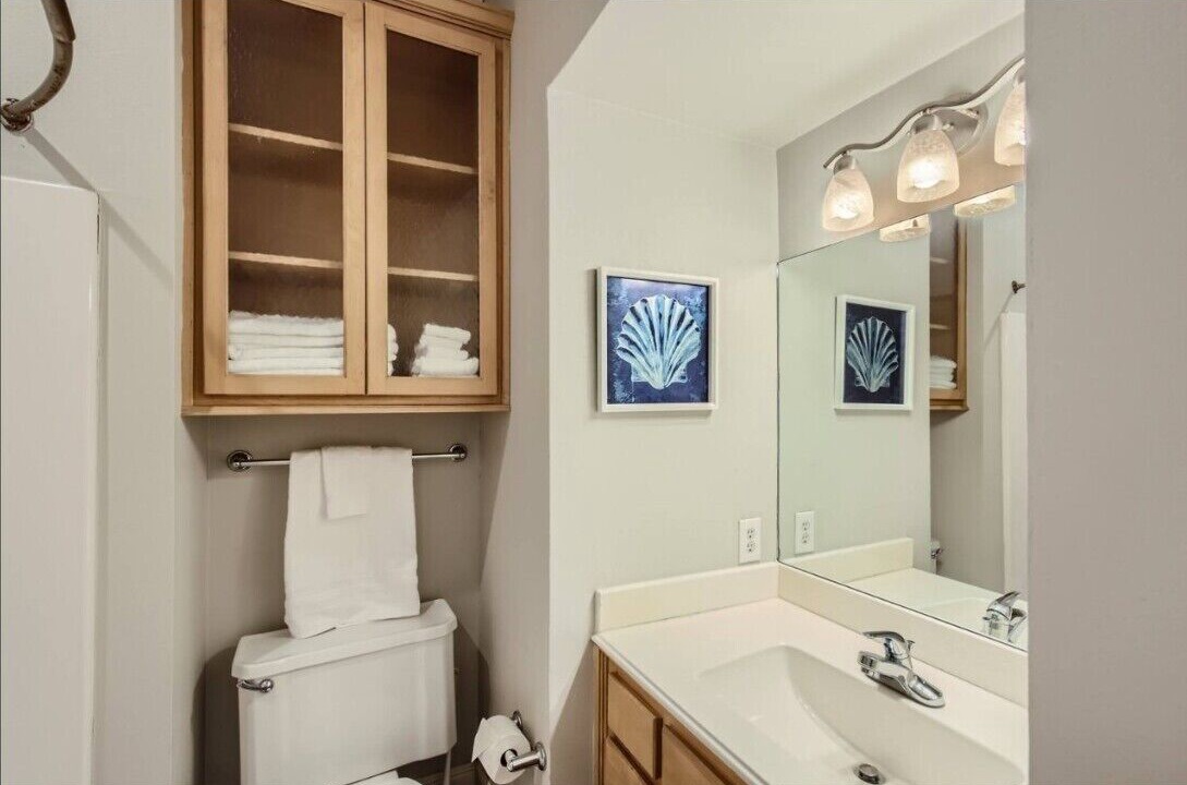 Photo of Bathroom in Oak Lawn