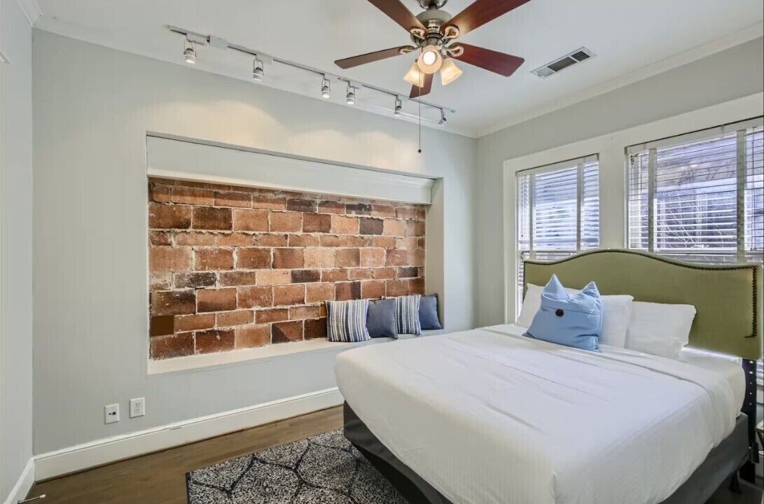 Photo of Bedroom in Oak Lawn
