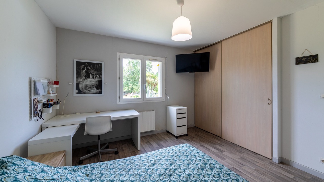 Photo of Bedroom in Fals