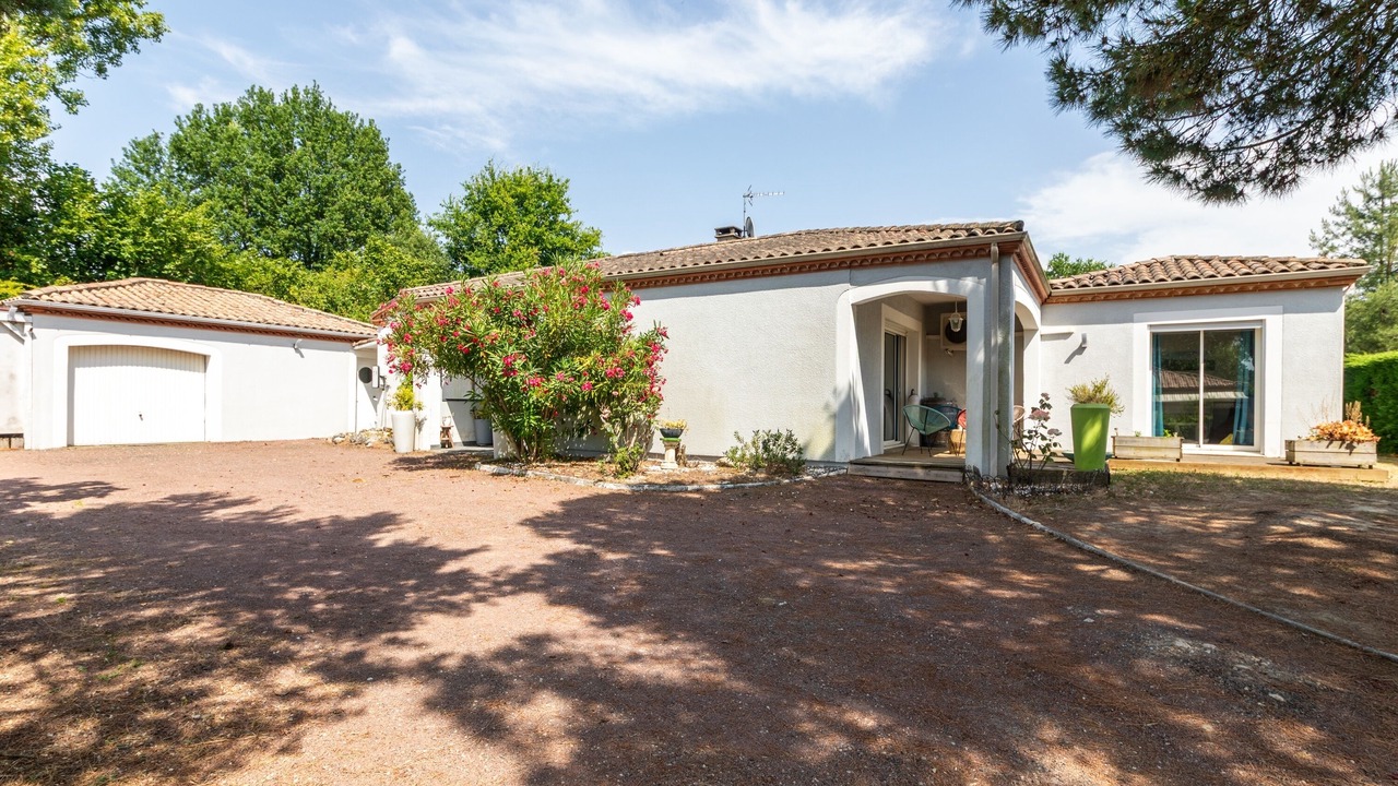 Photo of Outdoor in Fals