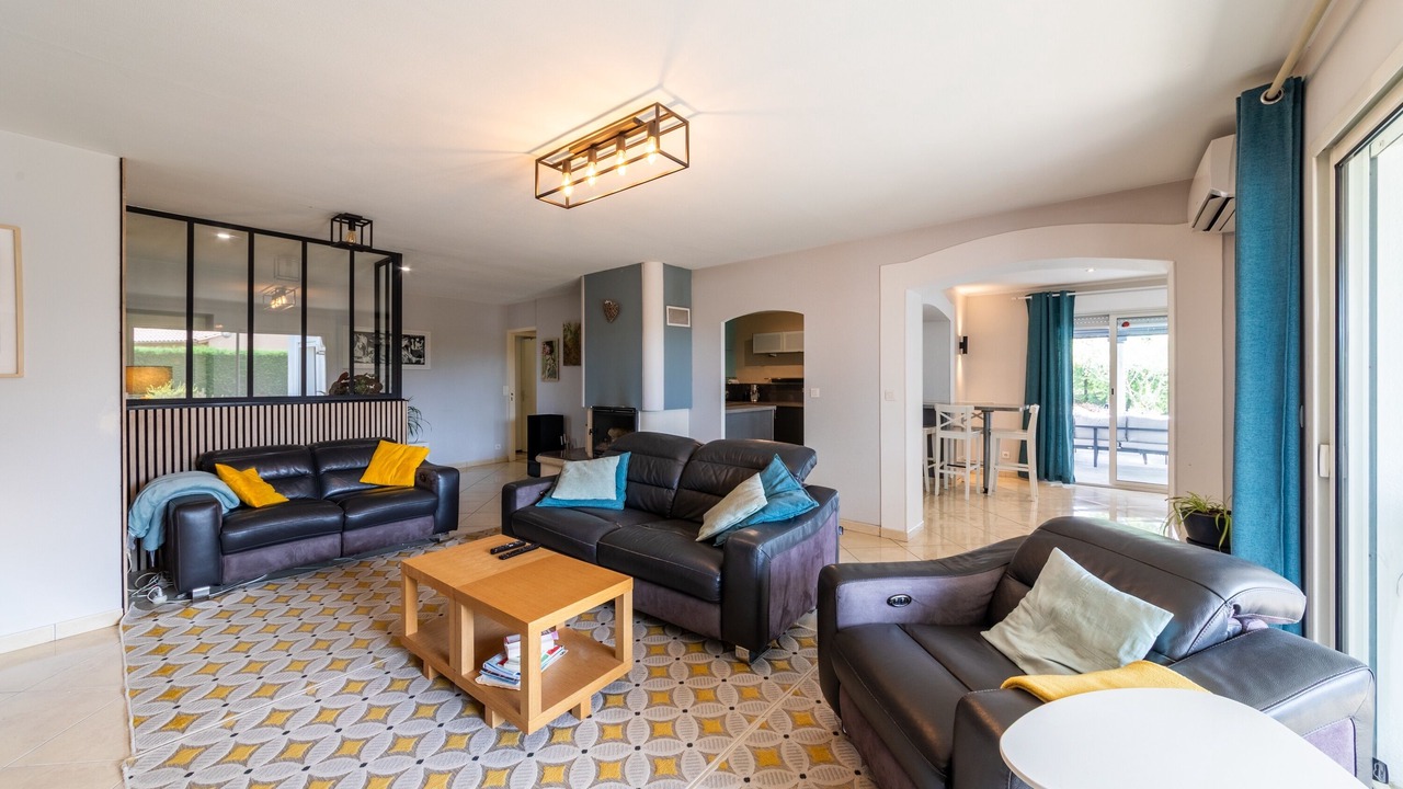 Photo of Livingroom in Fals