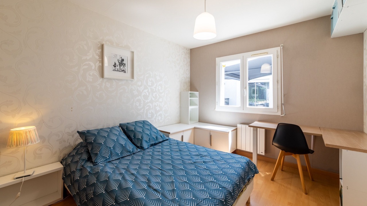 Photo of Bedroom in Fals