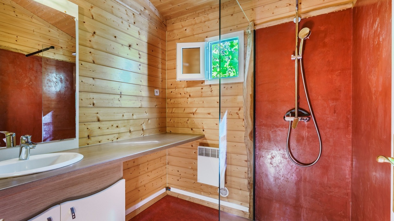 Photo of Bathroom in Saint-Prix