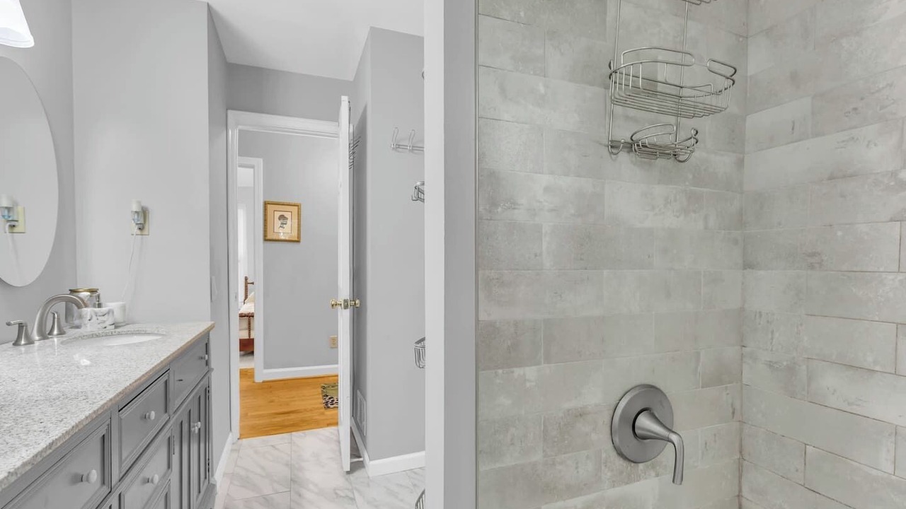 Photo of Bathroom in Dunean