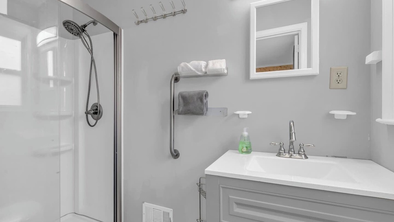 Photo of Bathroom in Dunean