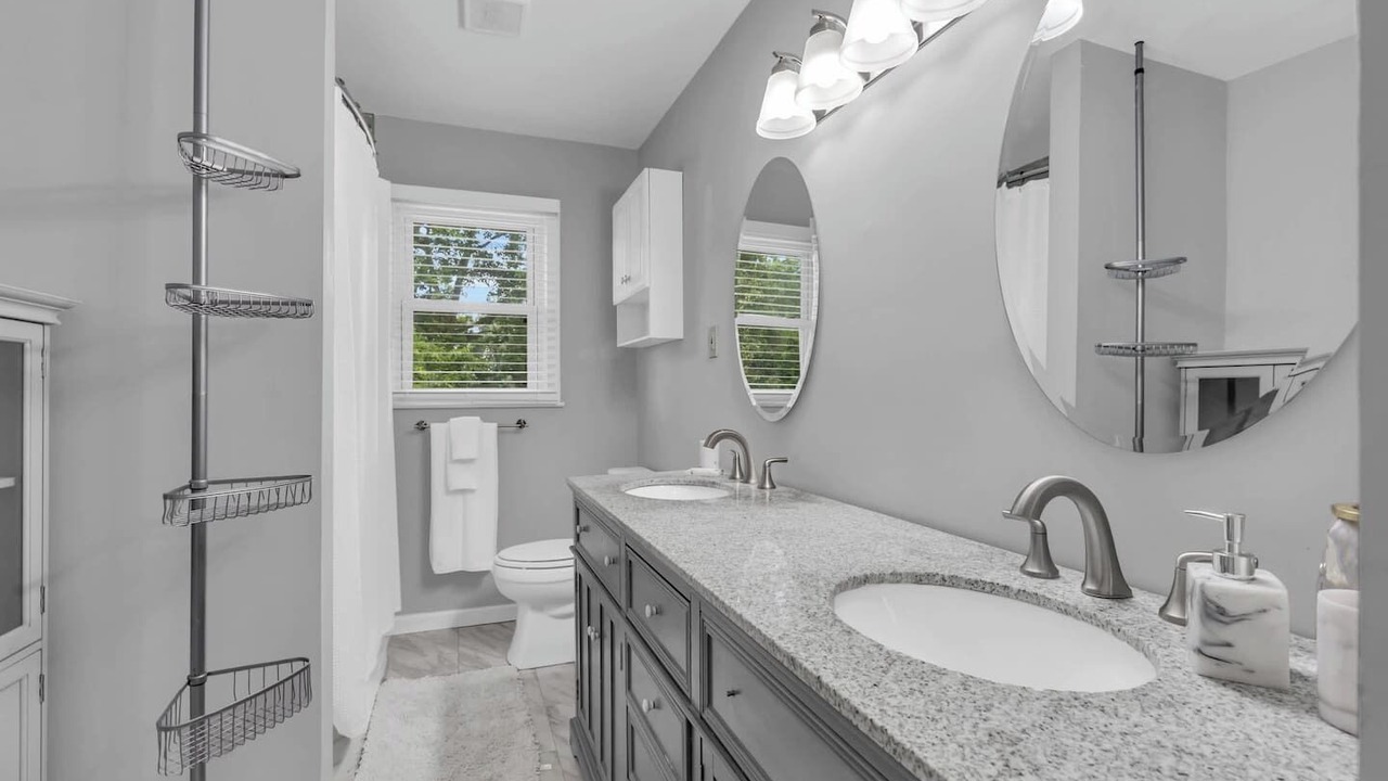 Photo of Bathroom in Dunean