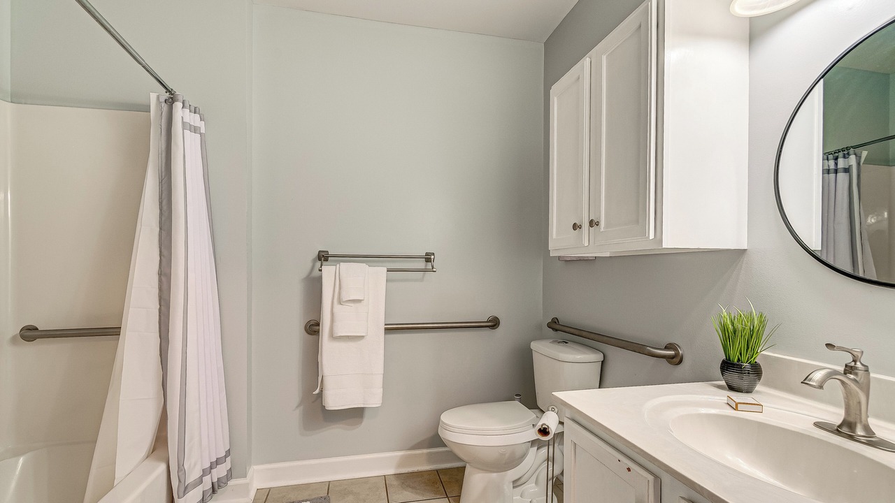 Photo of Bathroom in Huddleston
