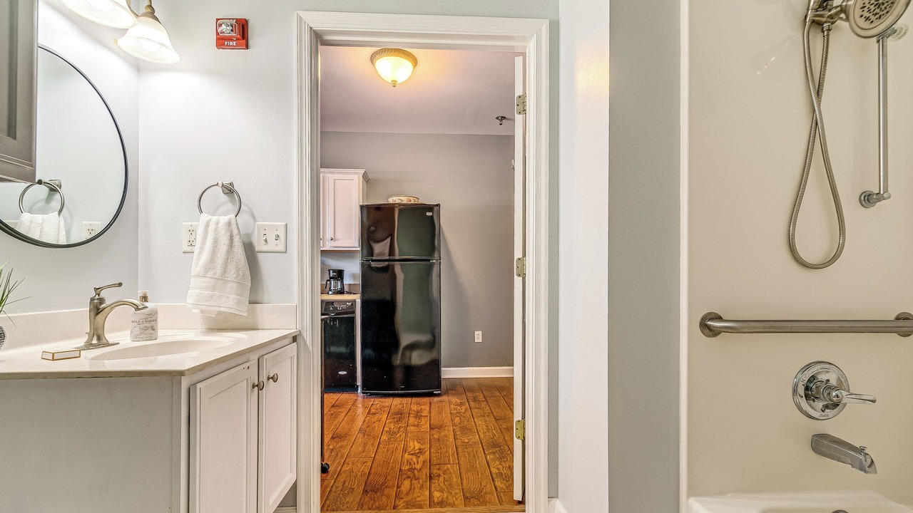 Photo of Bathroom in Huddleston