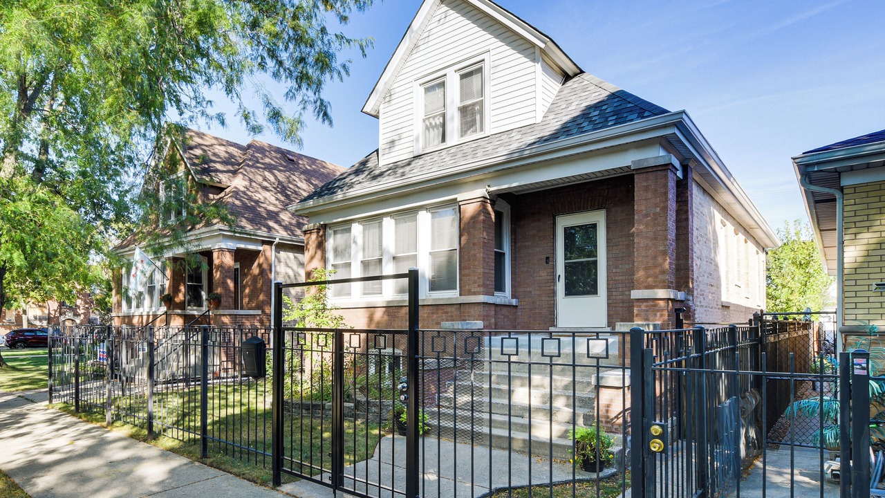 Photo of Outdoor in Belmont Cragin
