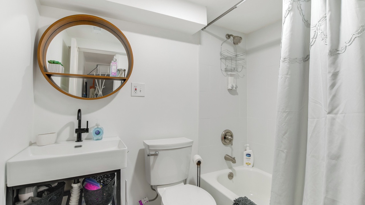 Photo of Bathroom in Belmont Cragin