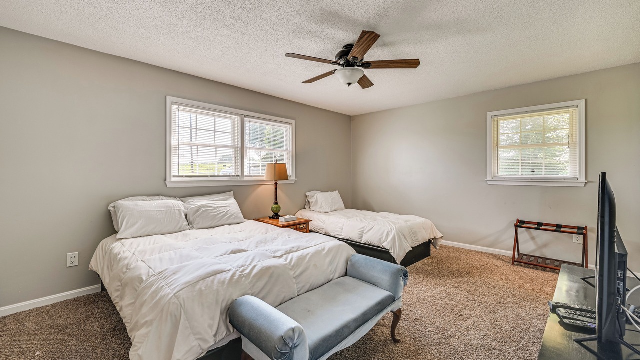 Photo of Others in Vine Grove