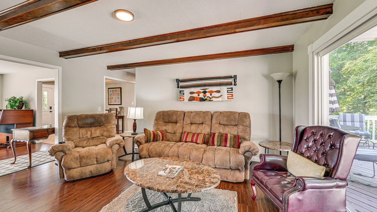 Photo of Livingroom in Vine Grove