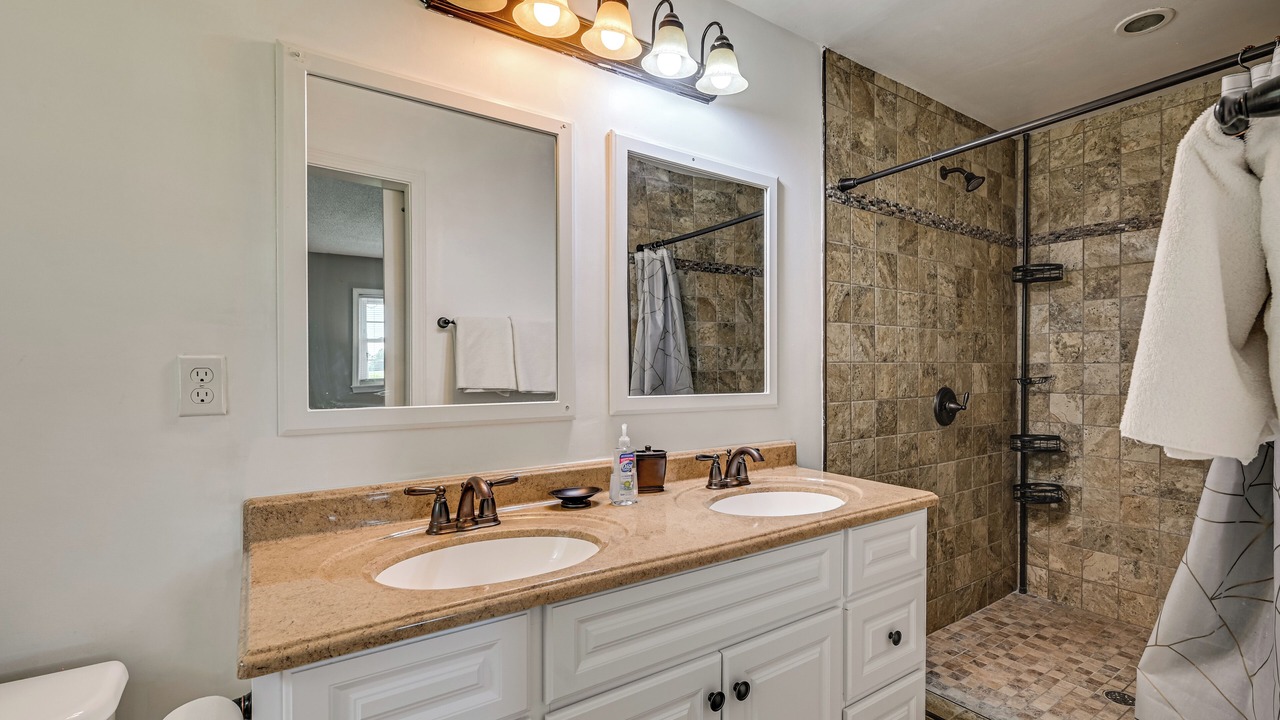 Photo of Bathroom in Vine Grove