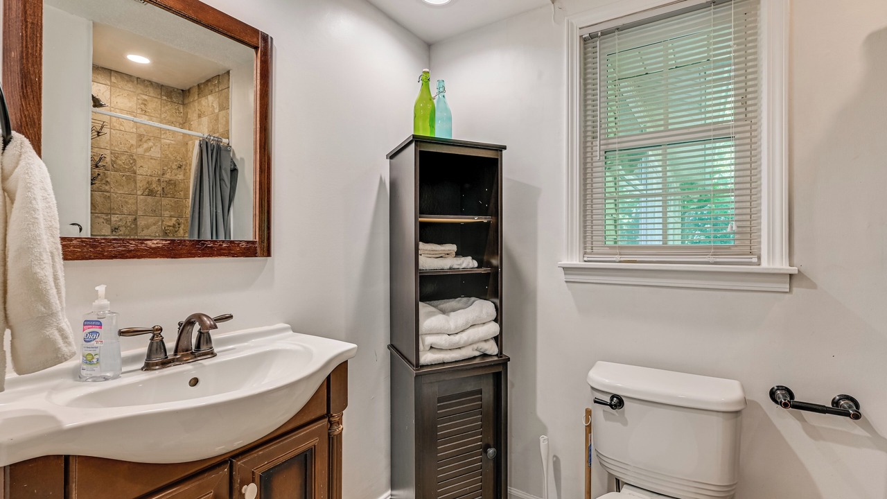 Photo of Bathroom in Vine Grove