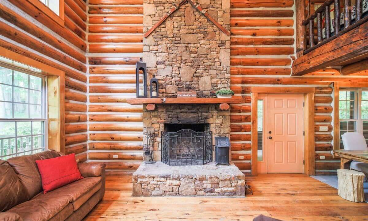 Photo of Livingroom in Mars Hill