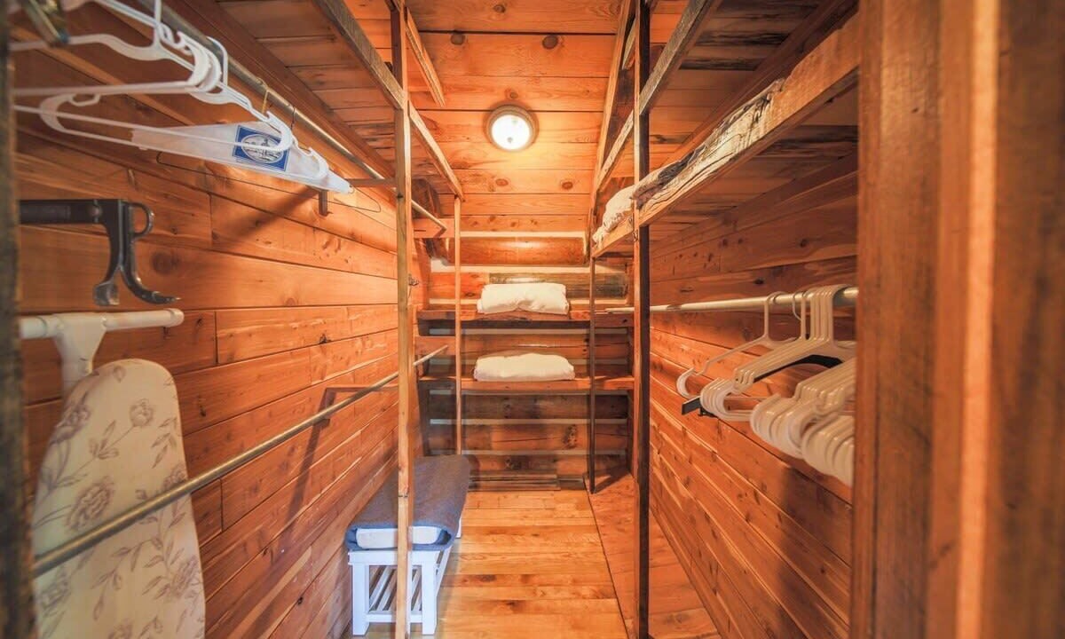 Photo of Bedroom in Mars Hill