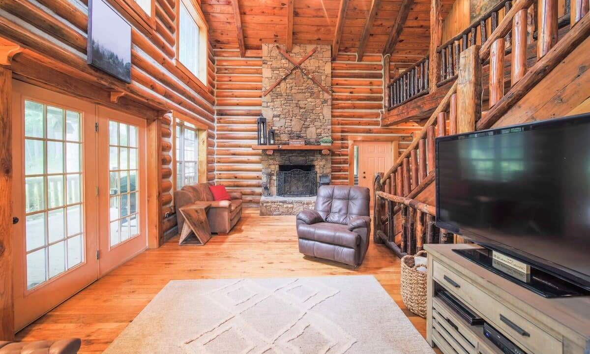 Photo of Livingroom in Mars Hill