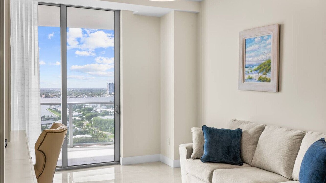 Photo of Livingroom in Singer Island