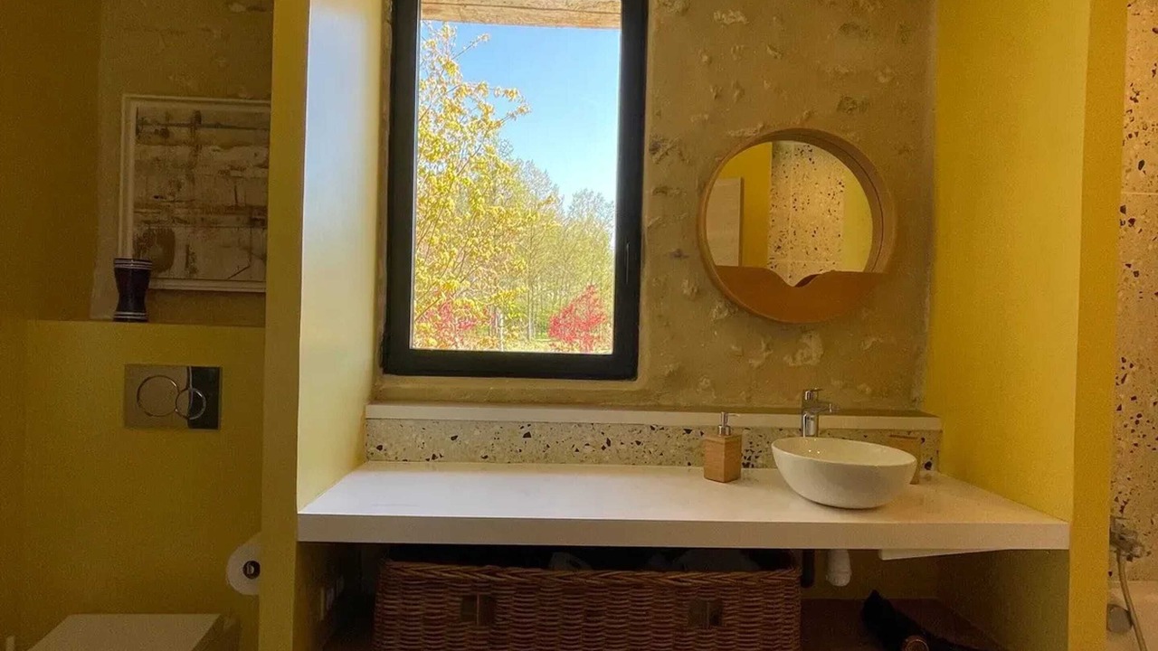 Photo of Bathroom in Roullee