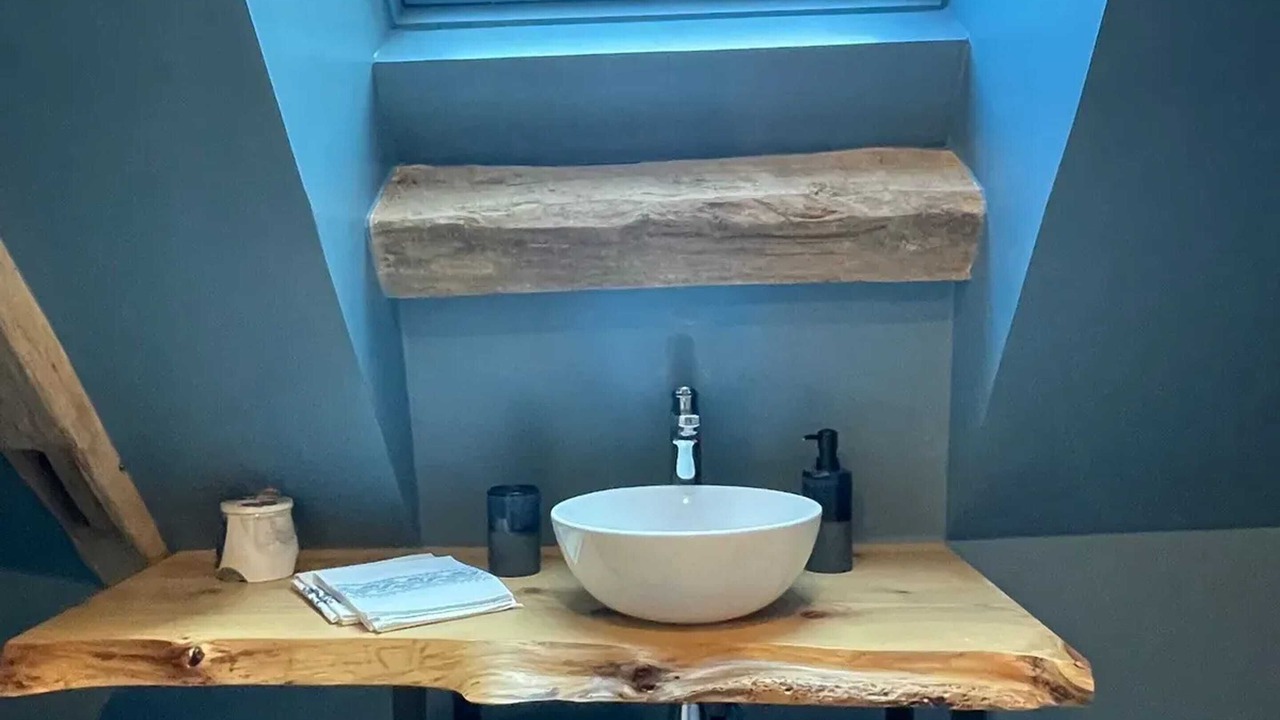 Photo of Bathroom in Roullee