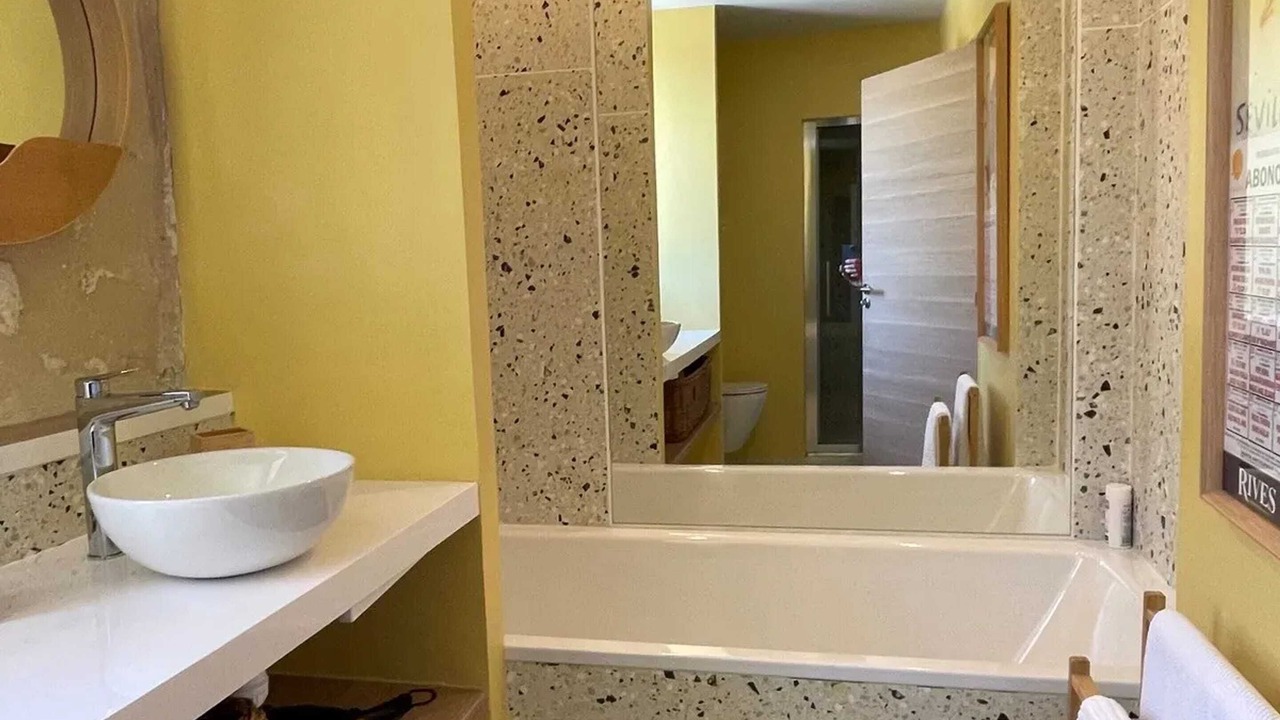 Photo of Bathroom in Roullee