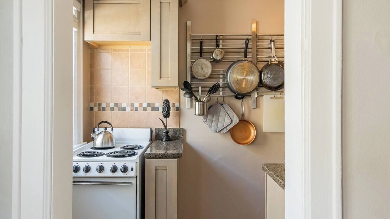Photo of Kitchen in West Plaza