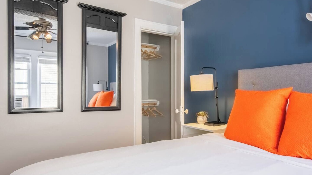 Photo of Bedroom in West Plaza