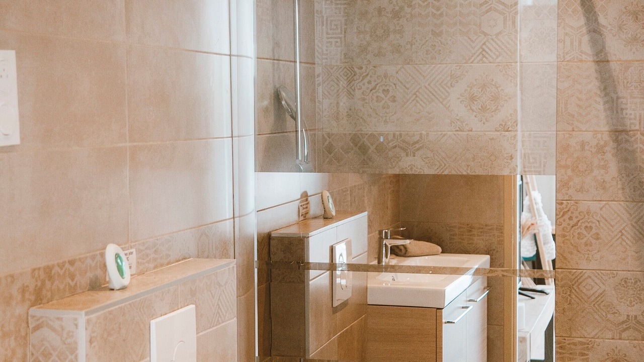 Photo of Bathroom in Saint-Laurent-d'Aigouze