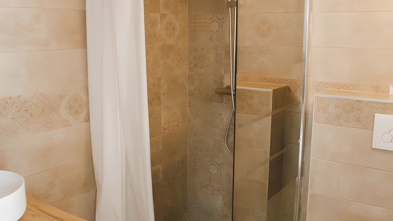 Photo of Bathroom in Saint-Laurent-d'Aigouze