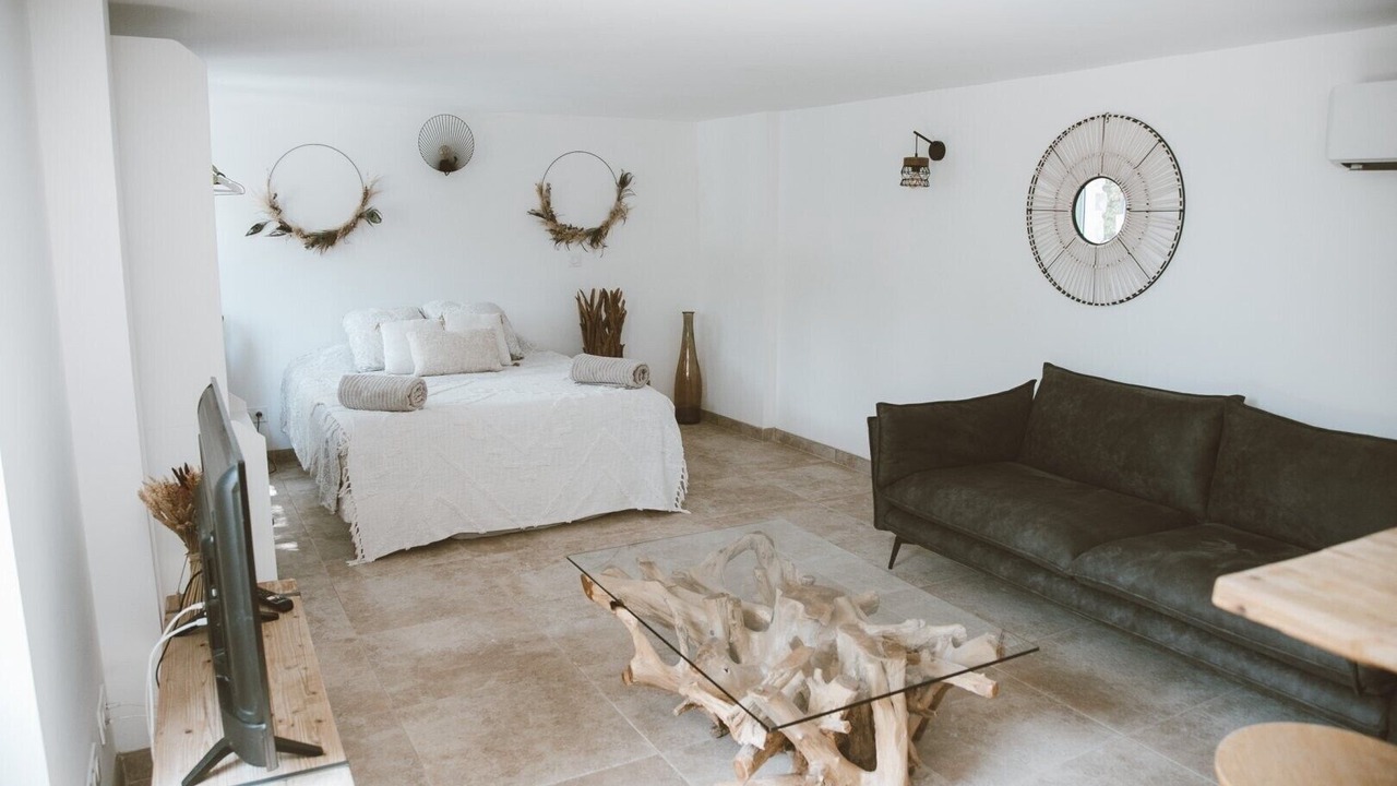 Photo of Bedroom in Saint-Laurent-d'Aigouze