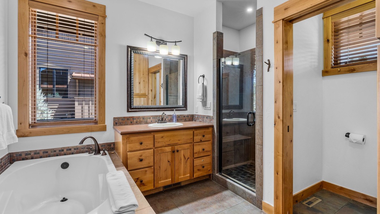 Photo of Bathroom in Powell Butte