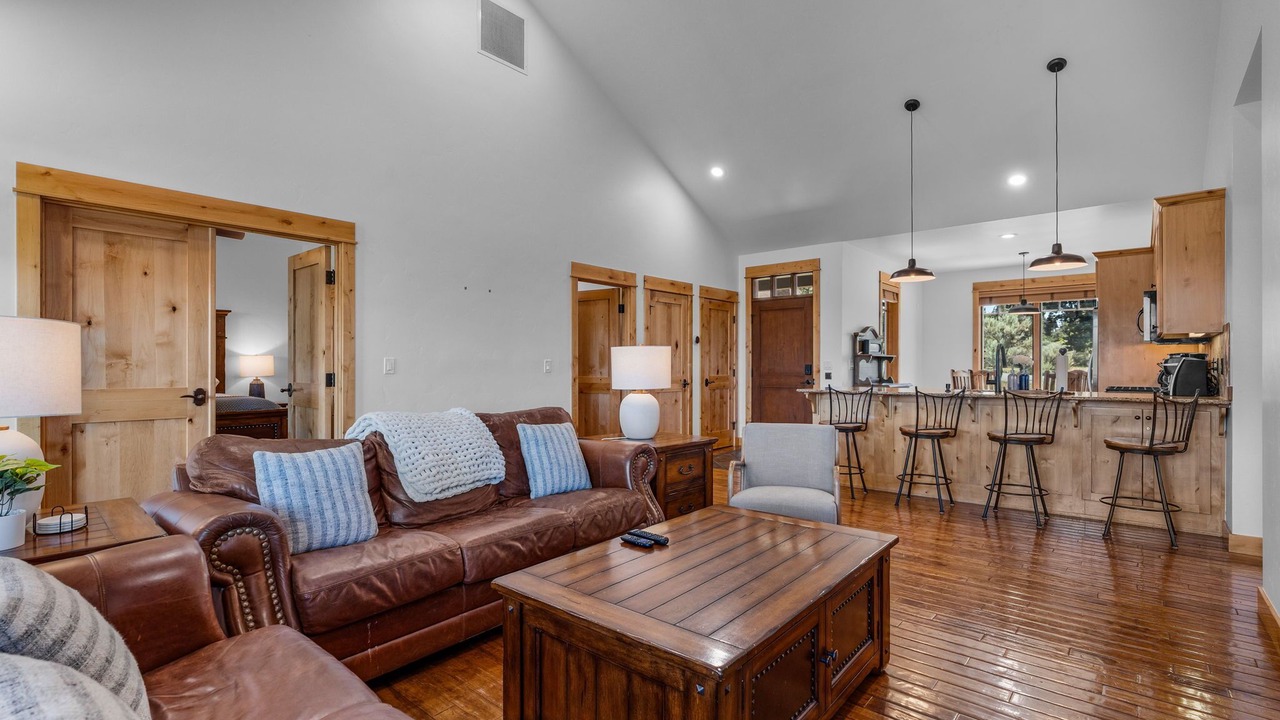 Photo of Livingroom in Powell Butte
