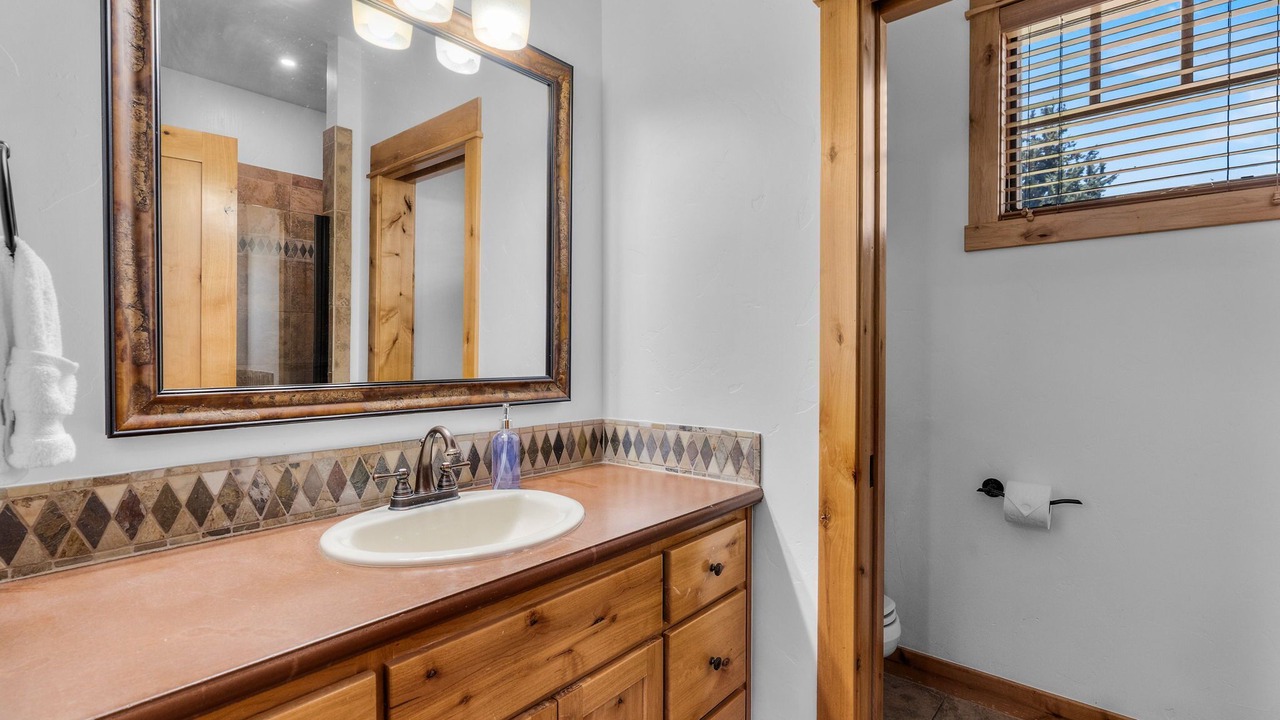 Photo of Bathroom in Powell Butte