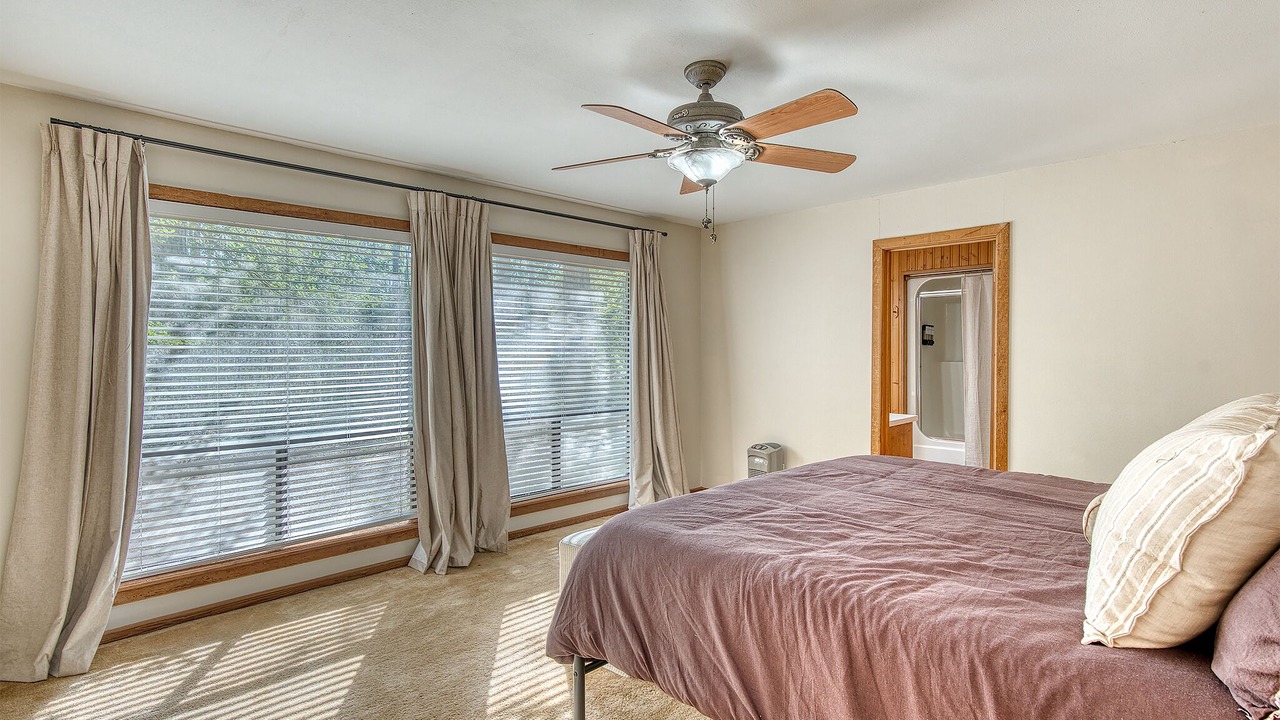 Photo of Bedroom in South Toledo Bend