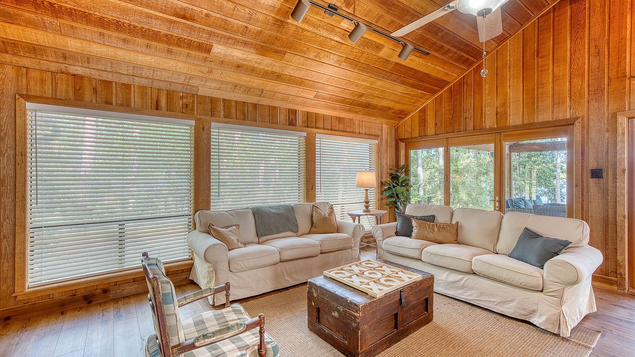 Photo of Livingroom in South Toledo Bend