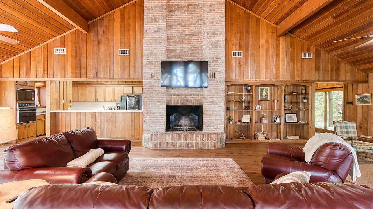 Photo of Livingroom in South Toledo Bend