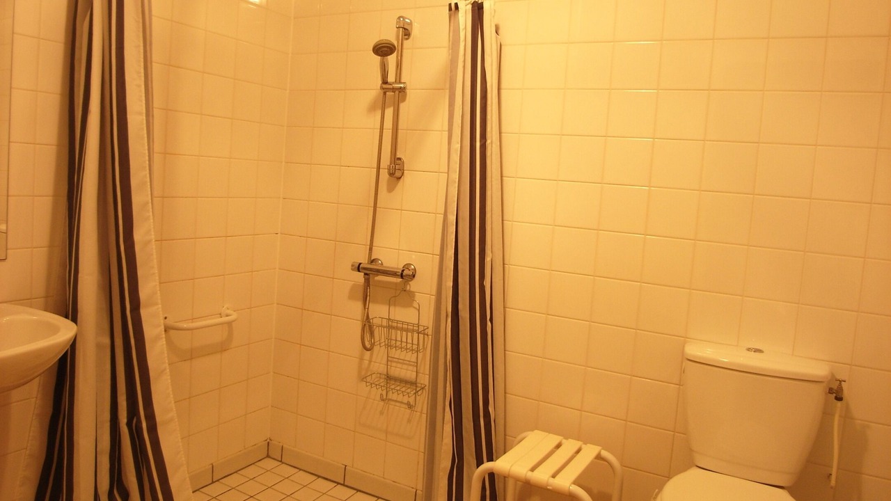 Photo of Bathroom in Les Champs-Geraux