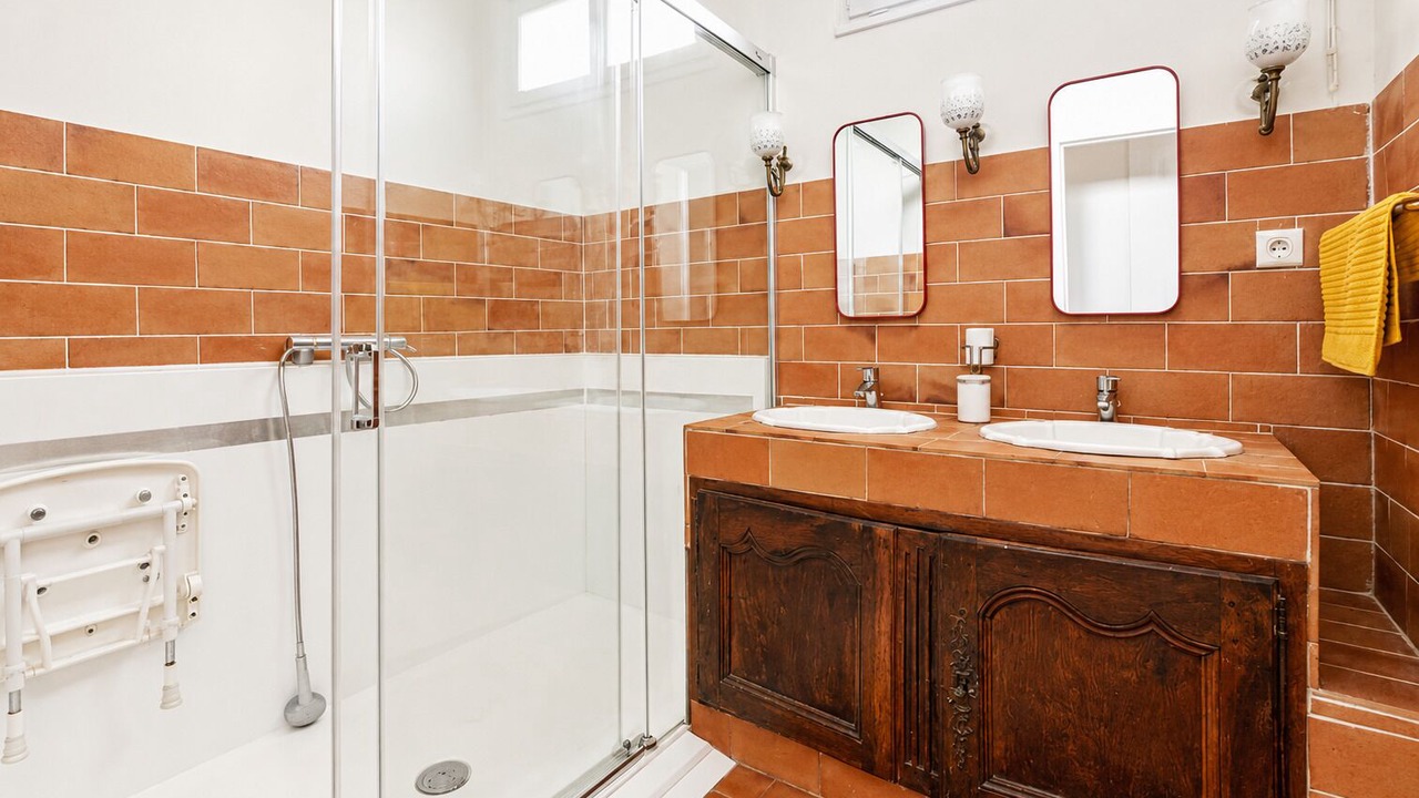 Photo of Bathroom in Beaucaire