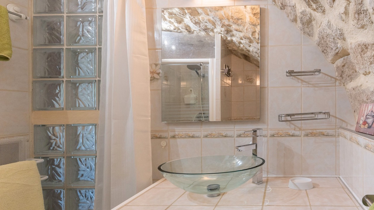 Photo of Bathroom in Payzac