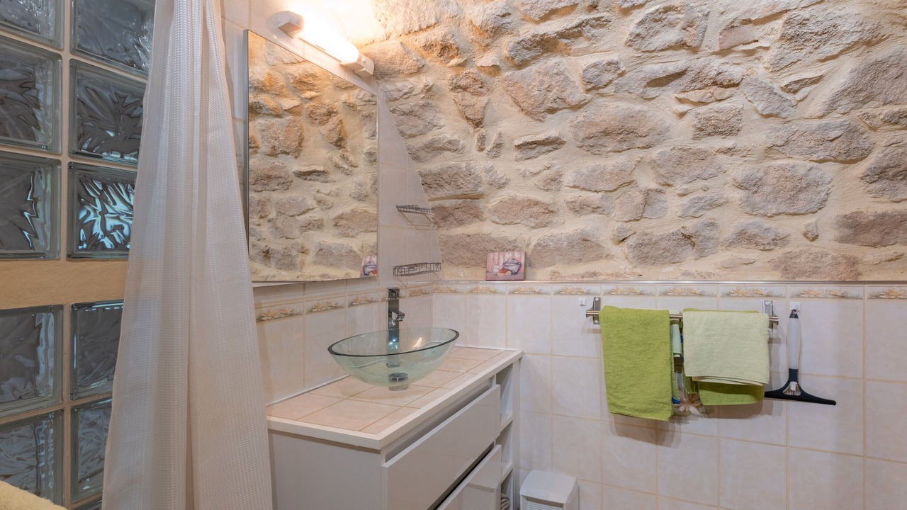 Photo of Bathroom in Payzac