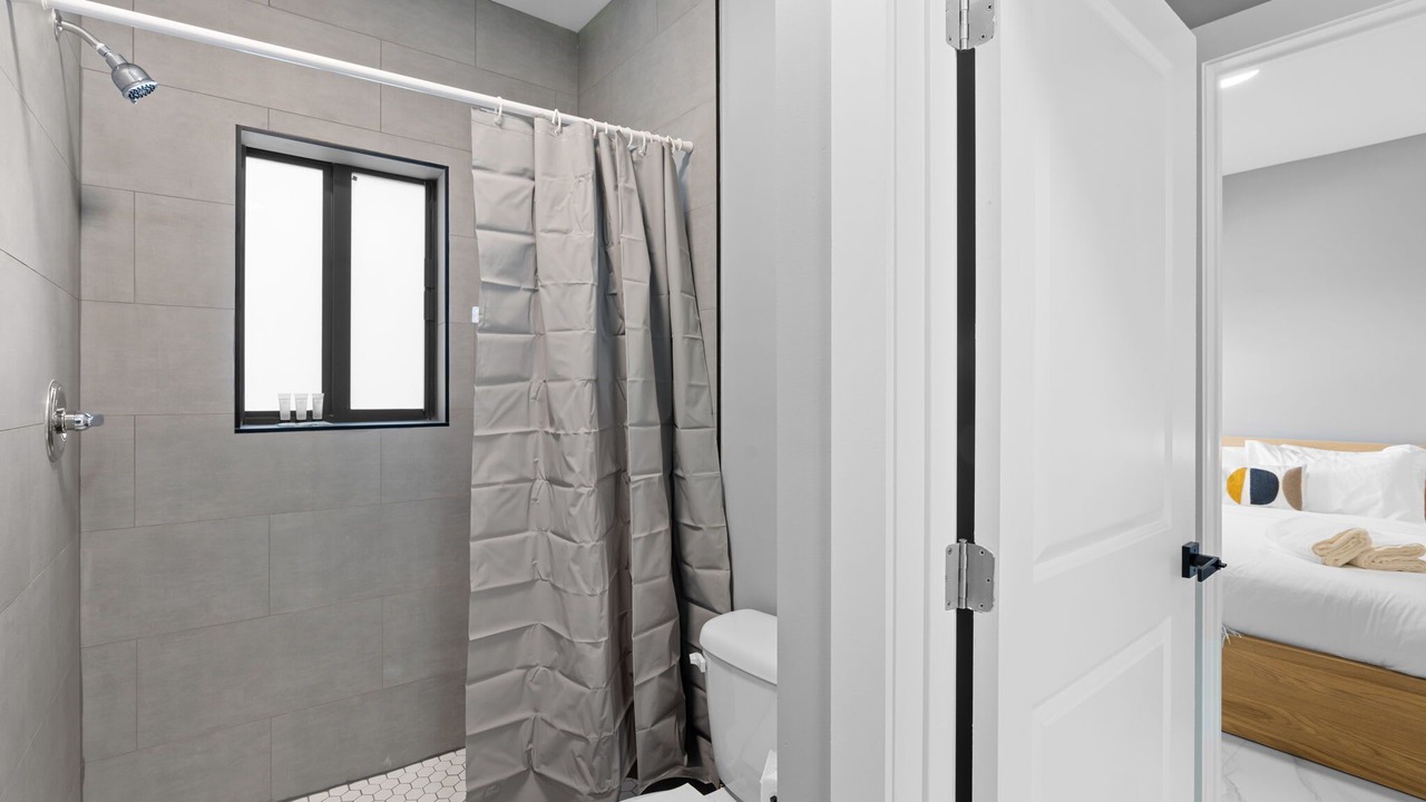 Photo of Bathroom in Allapattah