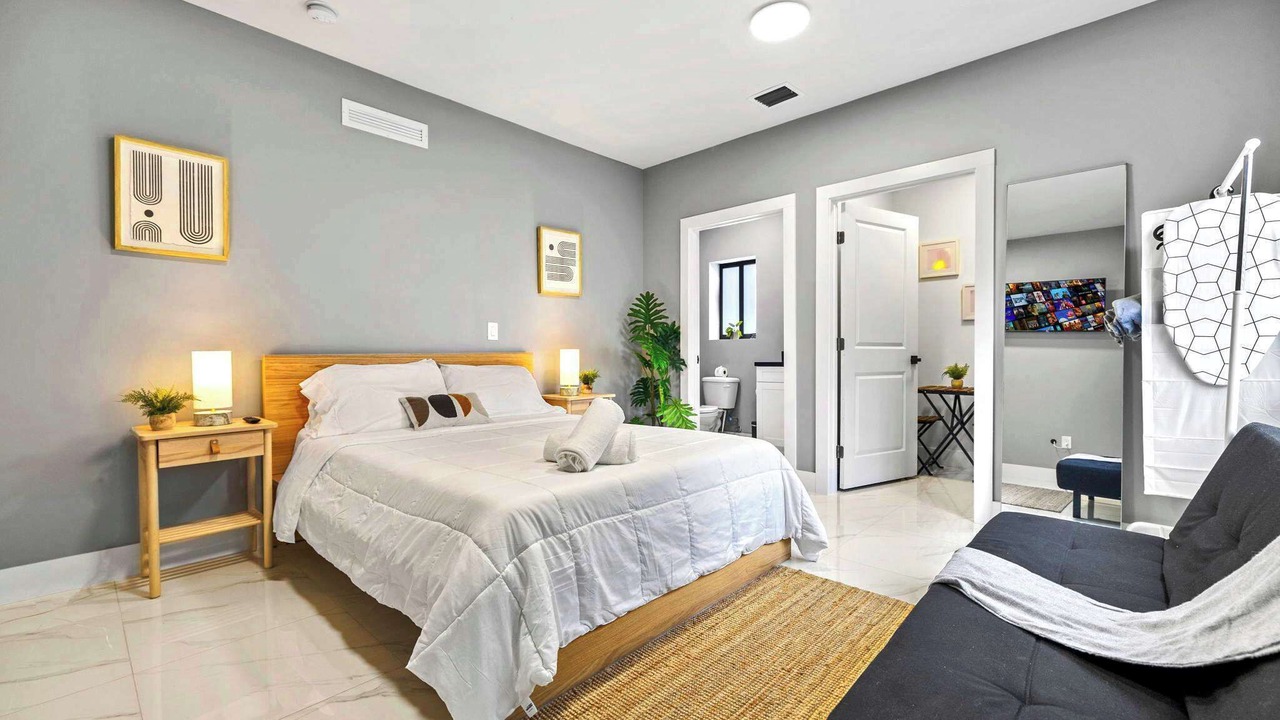 Photo of Bedroom in Allapattah