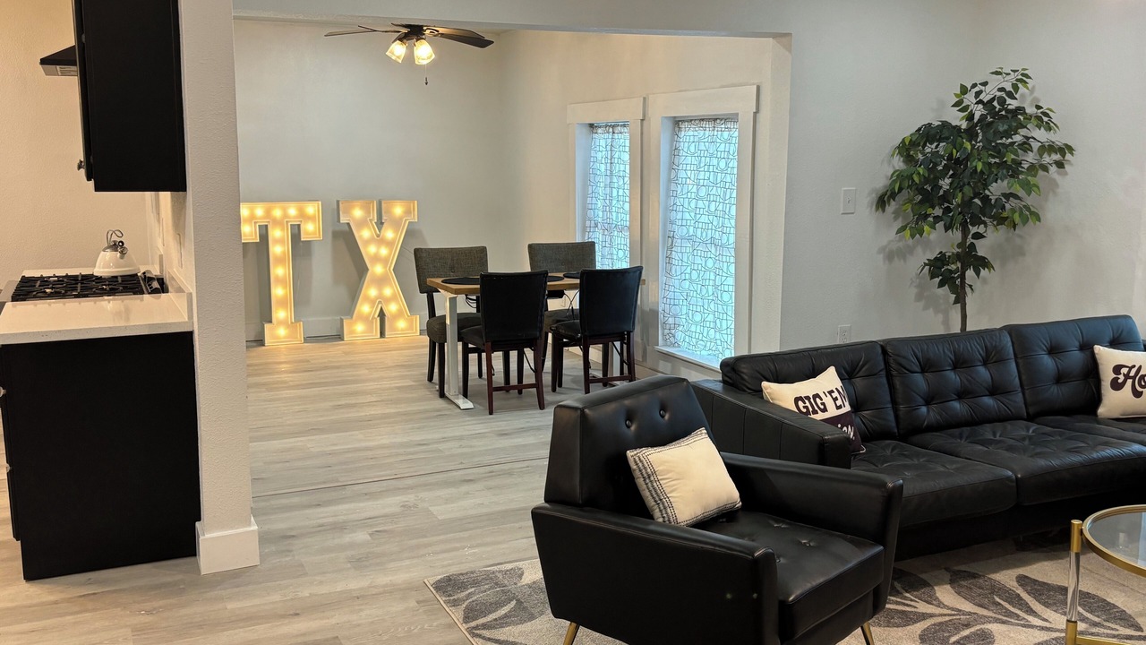 Photo of Livingroom in College Station