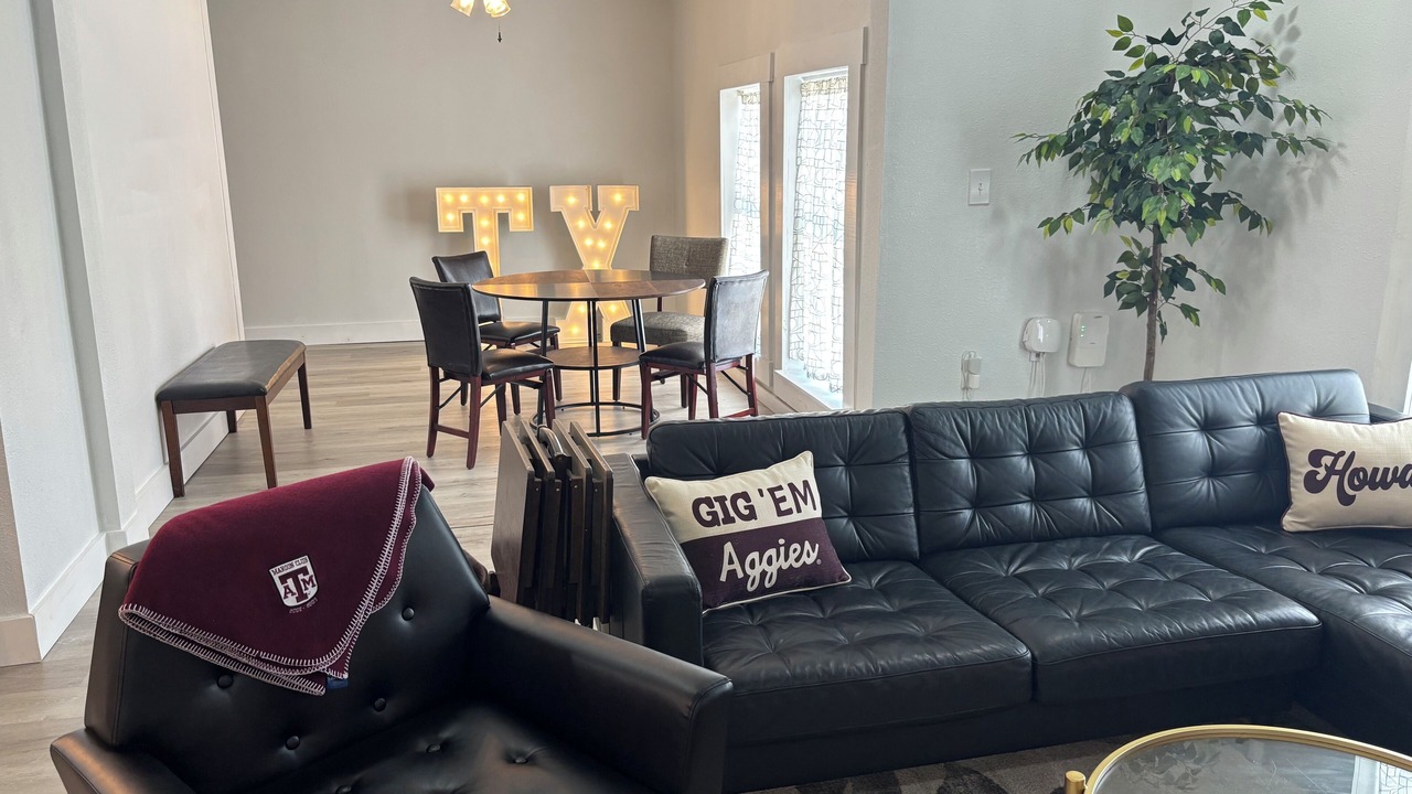 Photo of Livingroom in College Station