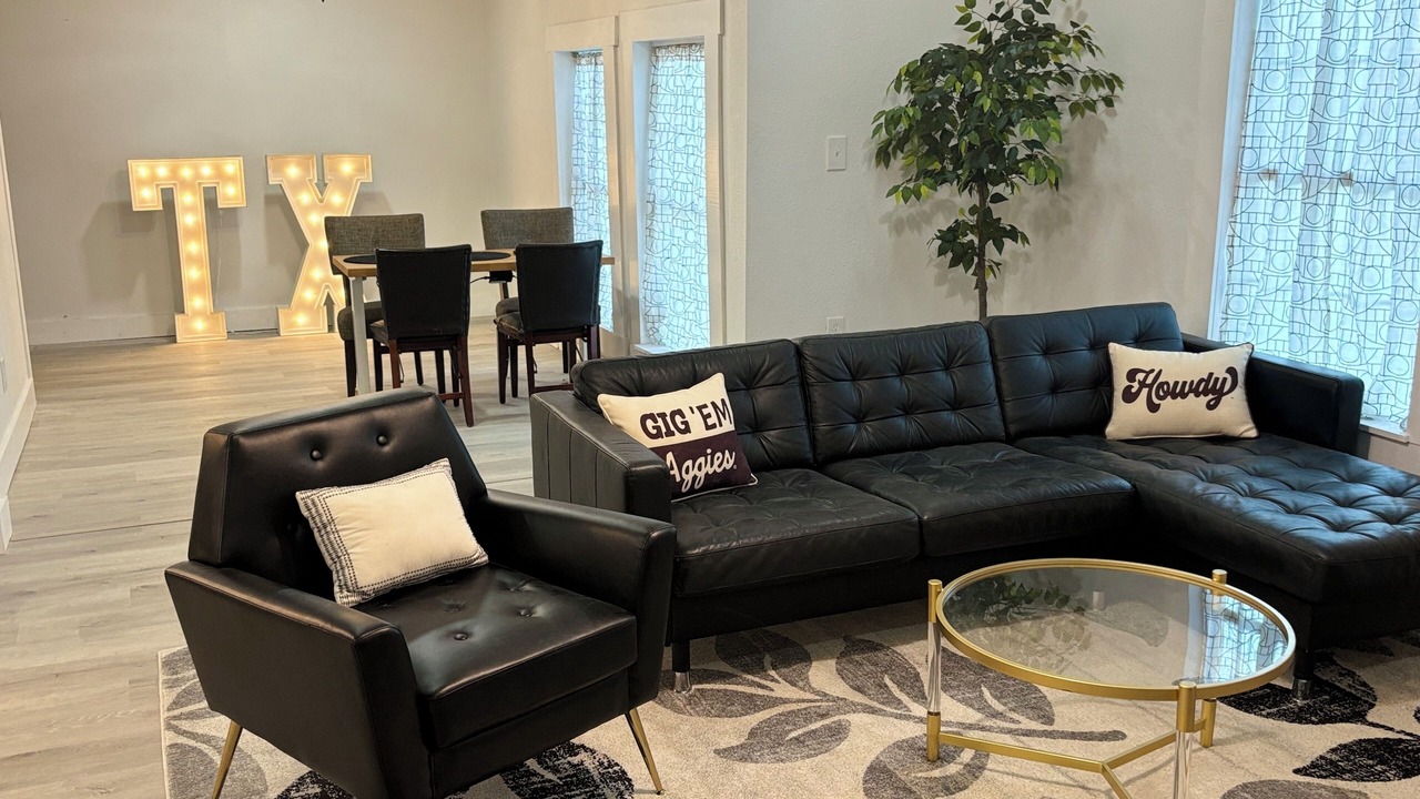 Photo of Livingroom in College Station