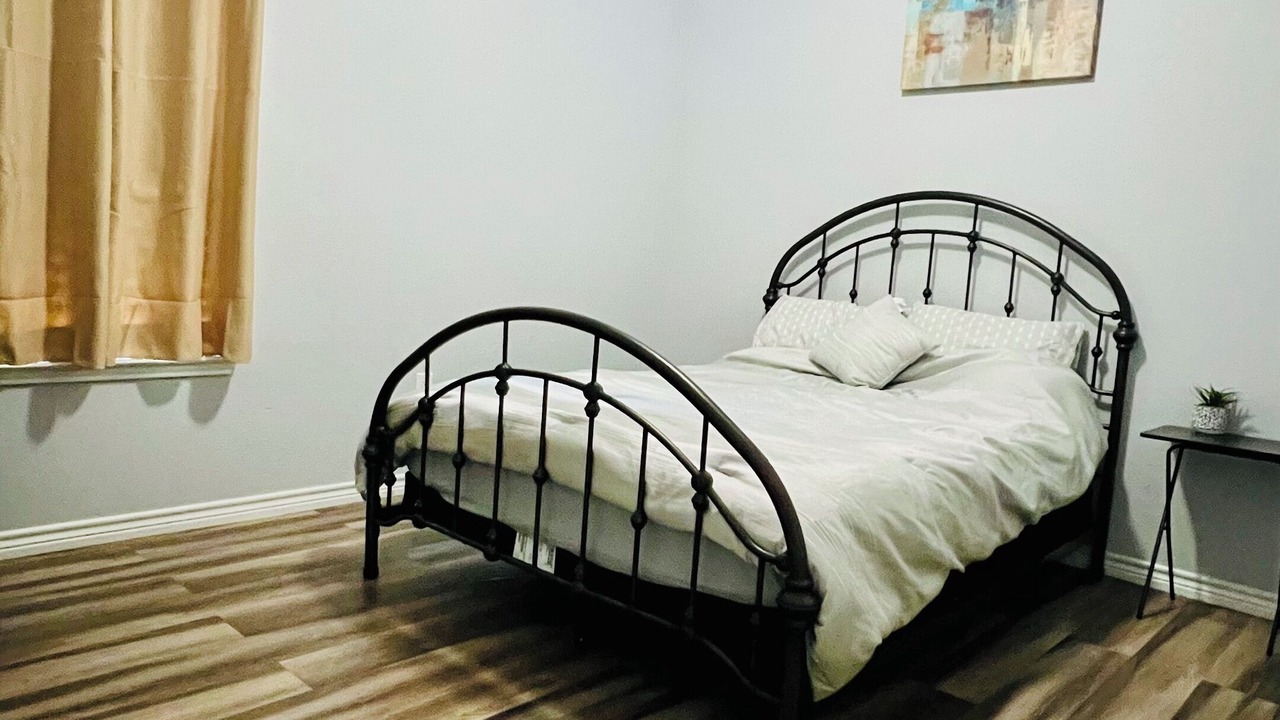 Photo of Bedroom in Valley View